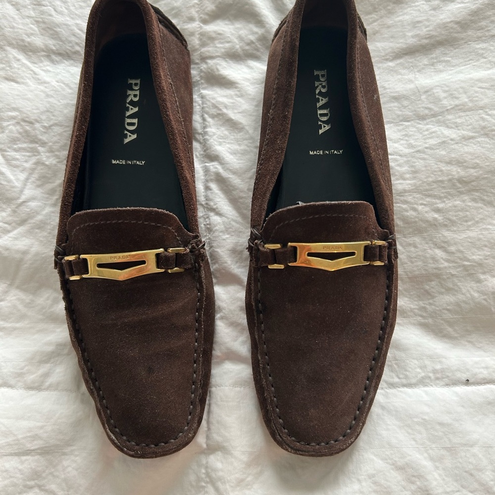 Prada suede loafer in amazing condition-